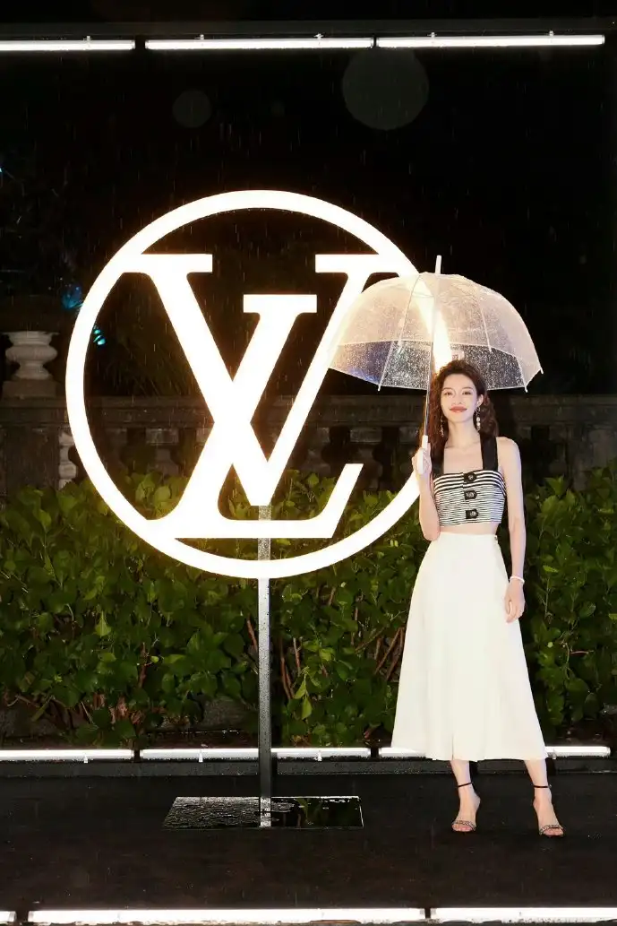 安奇艺下载用户增长曲线